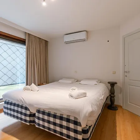 Tranquil Getaway In Beautiful Οστένδη
